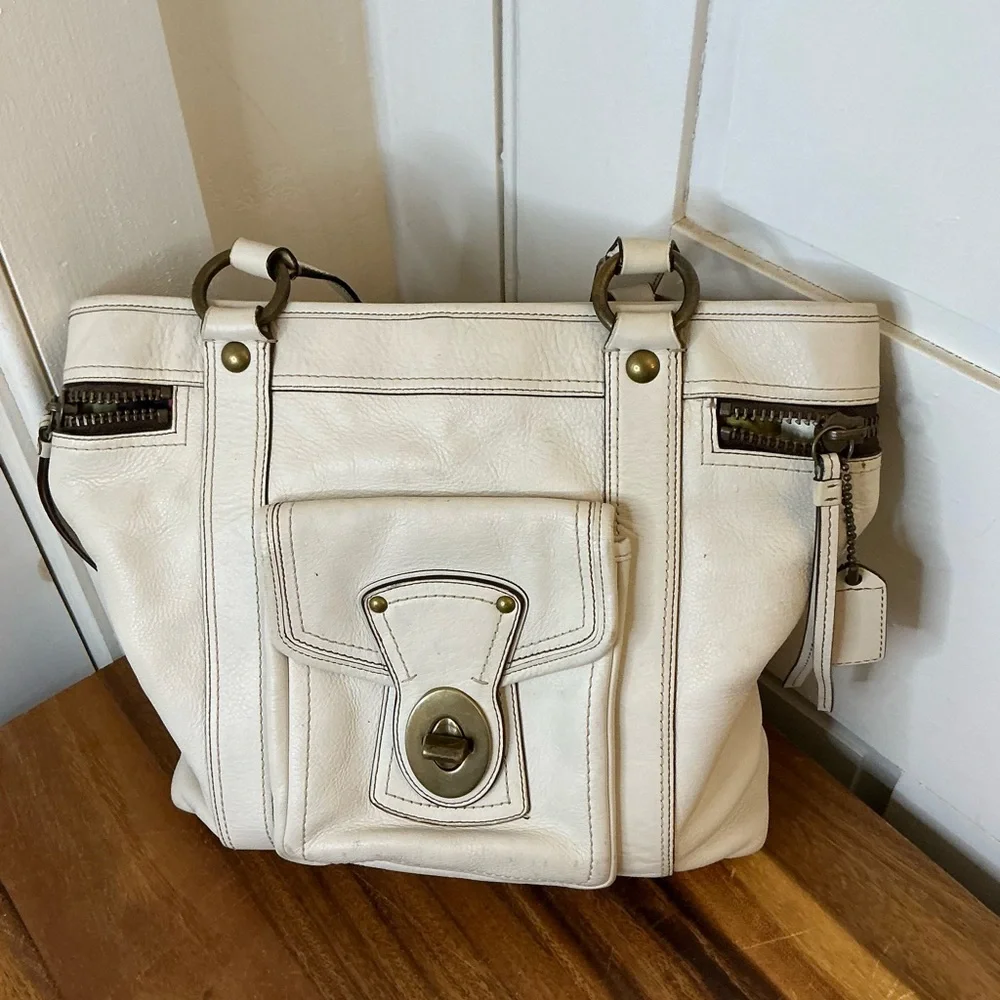 Coach Cream Leather Tote Bag - Picture 4 of 8